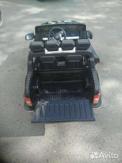 Детский электромобиль двухместный