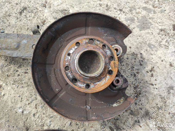 Цапфа задняя со ступицей на Opel Vectra C Signum