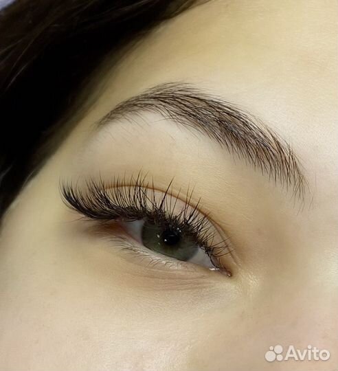 Наращивание ресниц модели