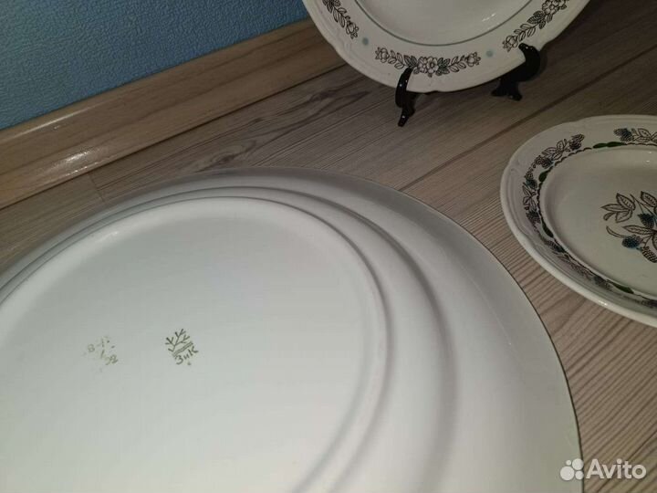 Фаянсовая посуда.зик Конаково. Блюдо.Тарелки