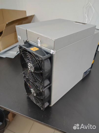 Asic майнер Bitmain Antminer S19