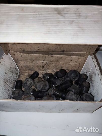 Болты колёсные VAG