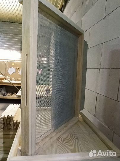 Ульи с противоварроатозным и глухим дном