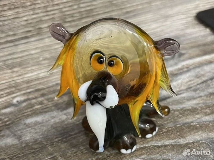 Стеклянный сувенир