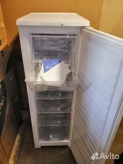 Морозильник новый