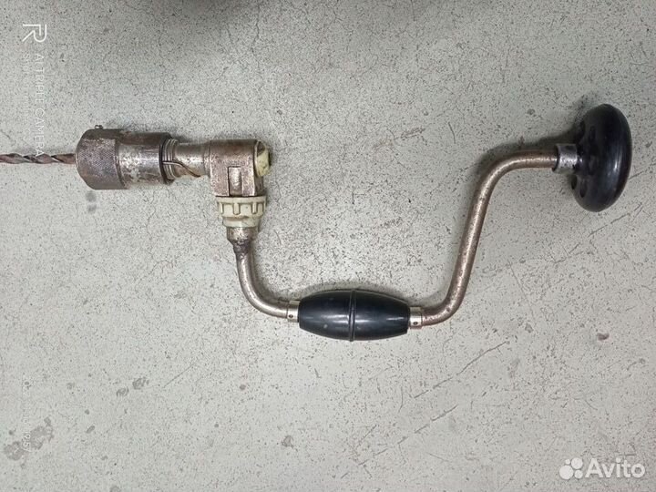 Ручная дрель коловорот