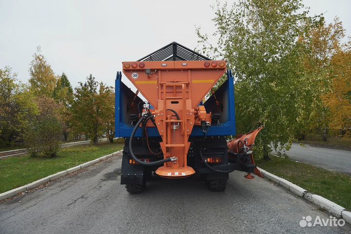 Комбинированная дорожная машина Камаз-43118