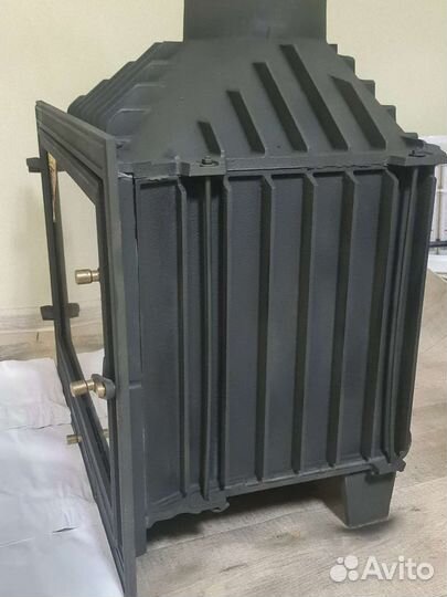 Каминная топка чугунная новая