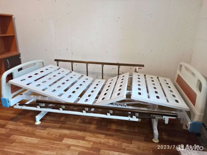 Кровать для лежачих больных, стул-туалет