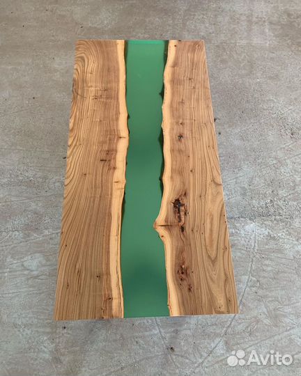 Стол река из слэба карагача и эпоксидной смолы