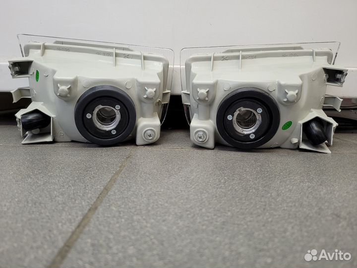 Фары противотуманные L+R Land Cruiser Prado 90