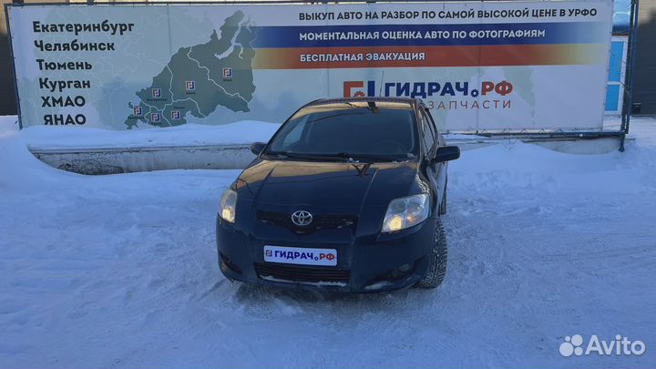 Накладка рулевого колеса Toyota Auris (E150). Поте