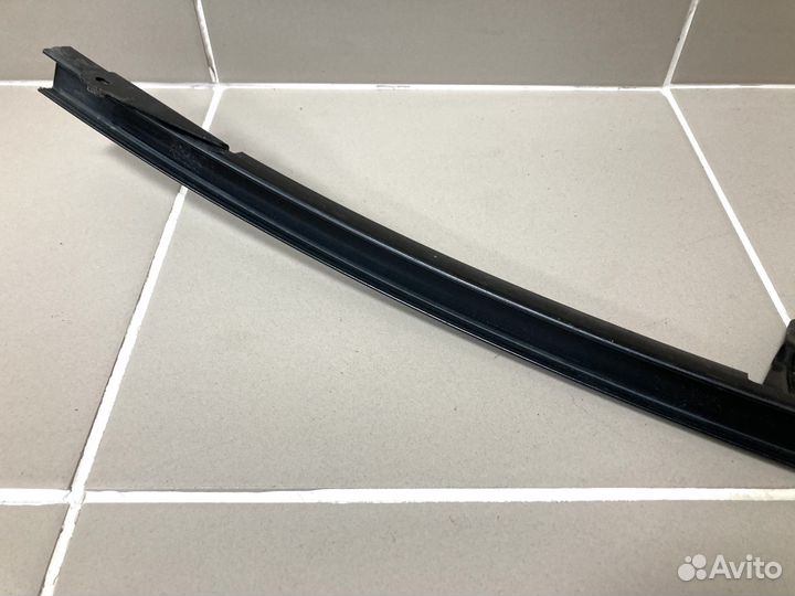 Направляющая стекла зад левая Mitsubishi Lancer 10