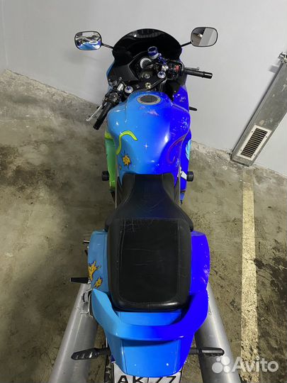 Мотоцикл Suzuki SV1000