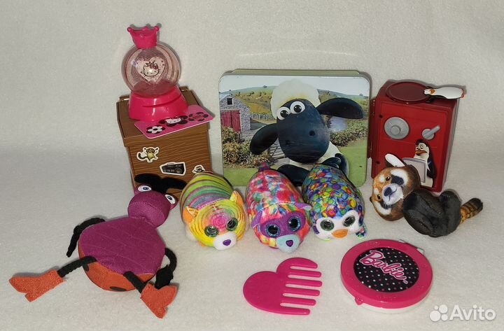 Игрушки из Макдака и фигурки топпер из кинотеатра