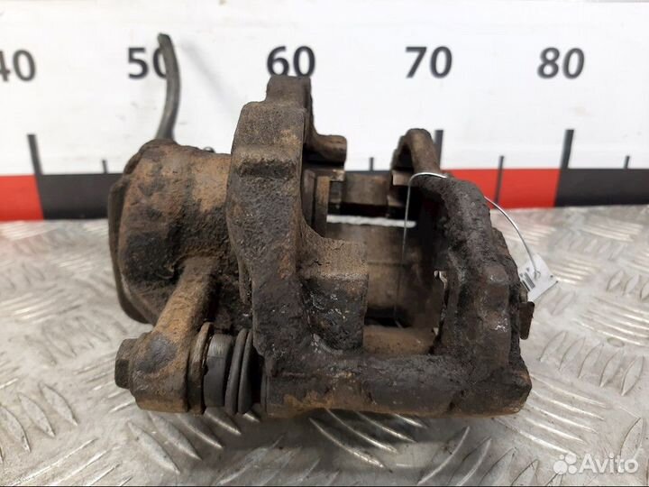 Суппорт передний правый Citroen Xsara Picasso 2002