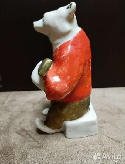 Медведь с балалайкой дулево