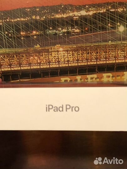 Коробка от iPad pro 128 gb 4 поколение оригинал