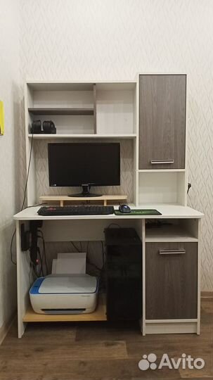 Компьютерный стол