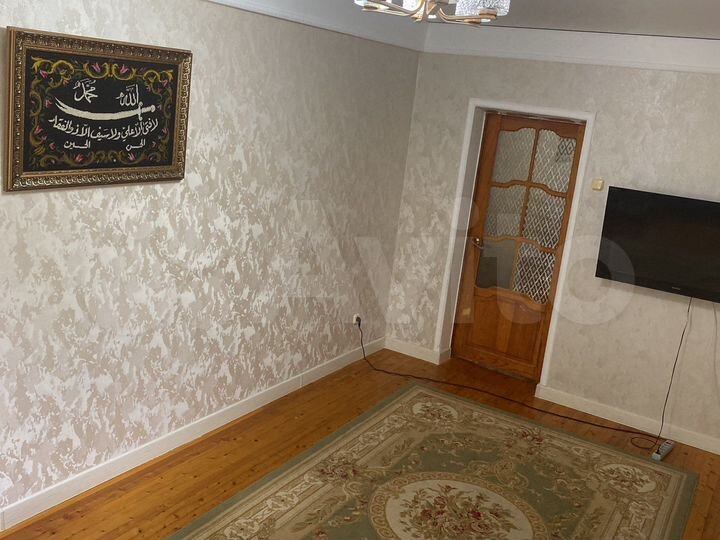 3-к. квартира, 74 м², 1/9 эт.