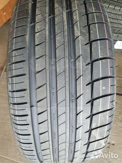 Triangle Sports TH201 275/40 R22 111W