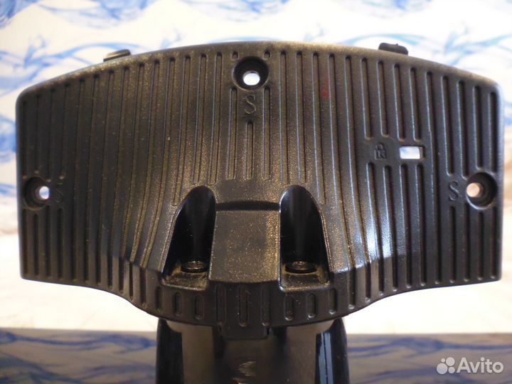 Подставка от Samsung UE32F5000AK с крепежом