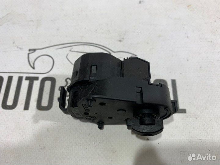 Моторчик заслонки отопителя Bmw 745 E65 N62B44