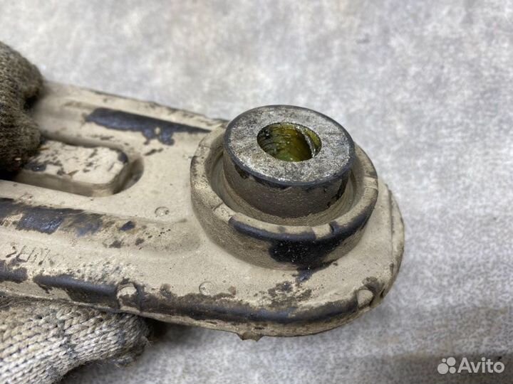 Опора двигателя задняя Renault Logan 1.4 K7J710