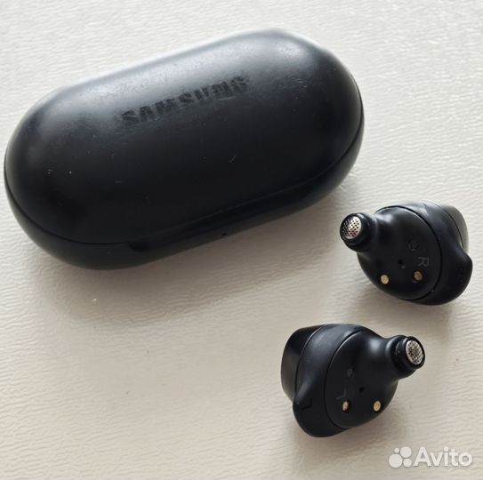 Беспроводные наушники samsung galaxy buds
