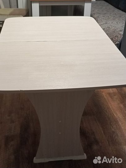 Стол кухонный