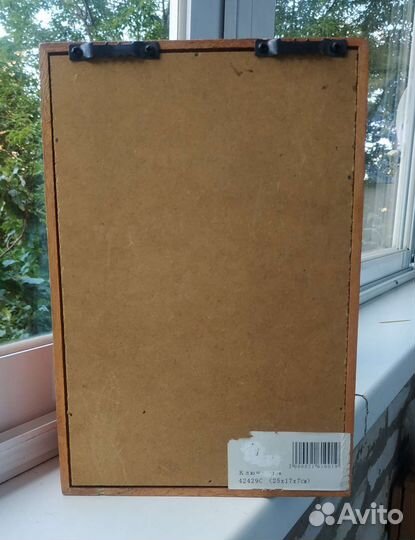 Ключница настенная из дерева на 6 ключей