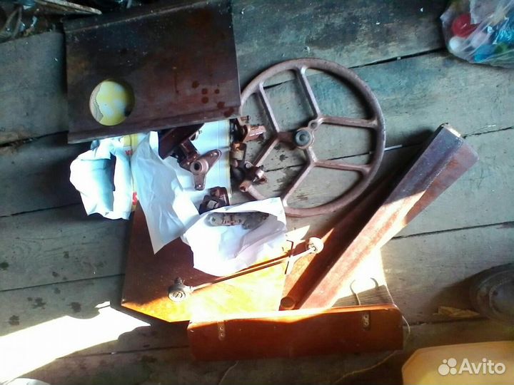 Швейная машинка ножная Подольск класса 2М + запчас