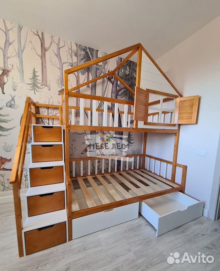 Двухъярусная кровать