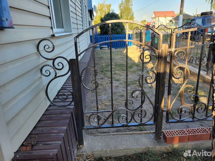 Заборы,навесы с элементами ковки