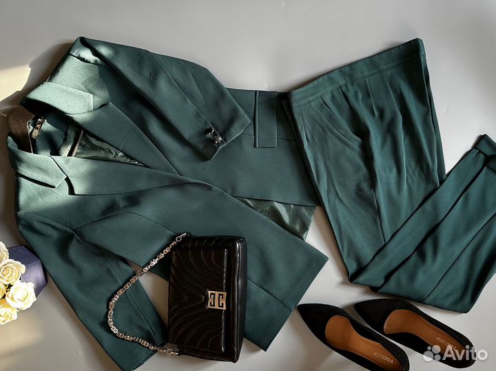 Брючный костюм женский 46
