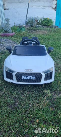 Детский электромобиль audi