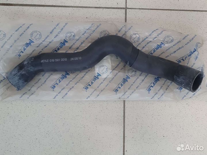 Патрубок системы охлаждения mercedes