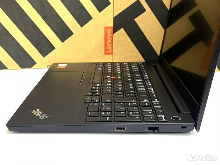 ThinkPad E15 i7-10610U Radeon RX 560 16GB 512GB