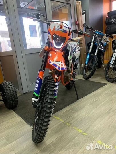 Мотоцикл Avantis A5 Lux Витрина