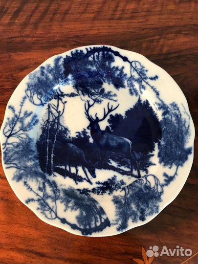 Декоративная тарелка с оленями Дулёво