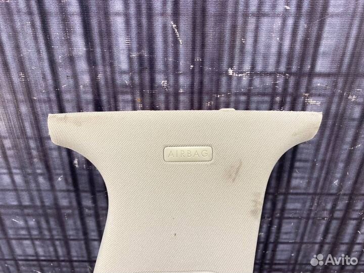 Обшивка салона правая Volkswagen Passat Variant B5