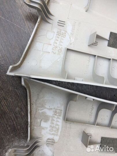 Обшивка стойки Mitsubishi Lancer 9 2000-2007