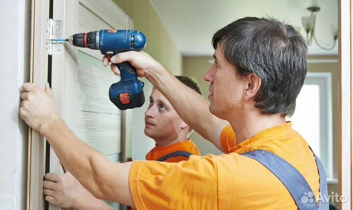 Монтажник межкомнатных дверей