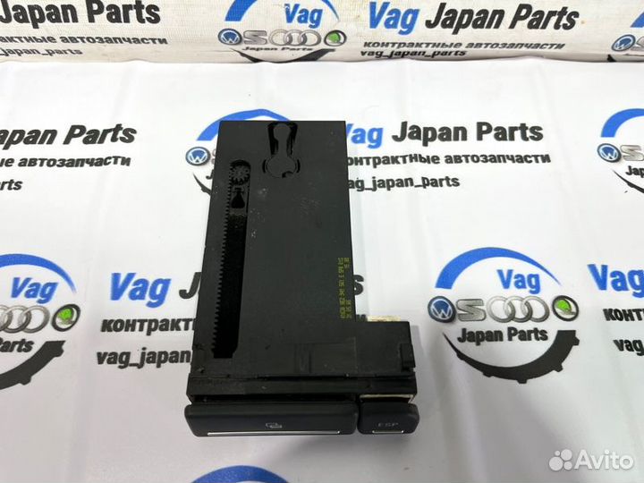 Визитница Audi A4 B7 ALT 2007