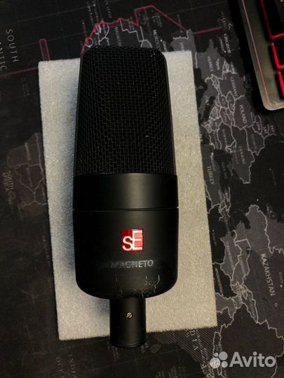 Студийный микрофон SE electronics magneto
