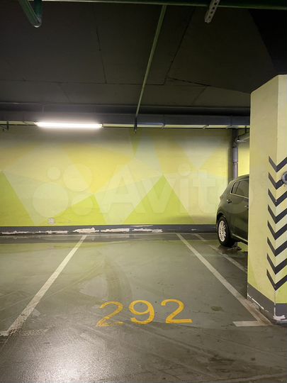 Машиноместо, 13 м²