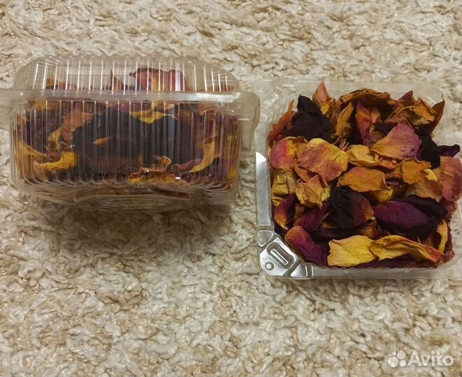 Сухие лепестки роз и пионов