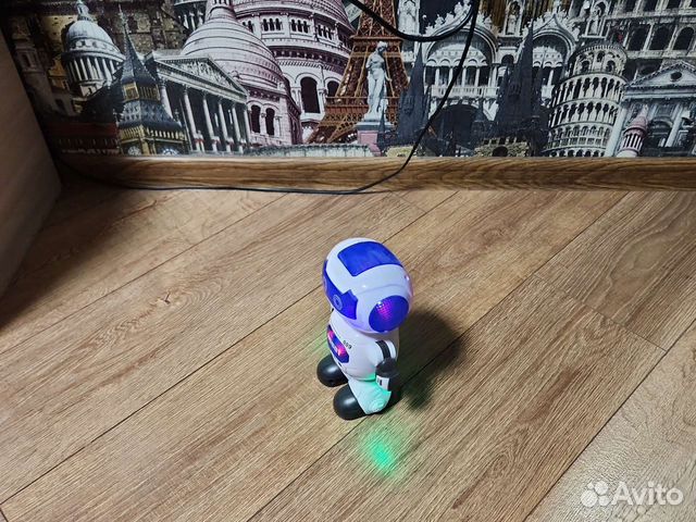 Игрушка робот