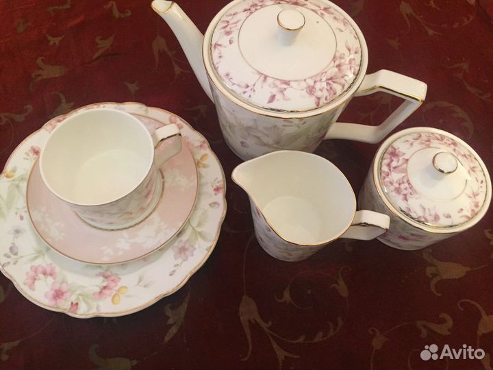 Чайный сервиз из костяного фарфора