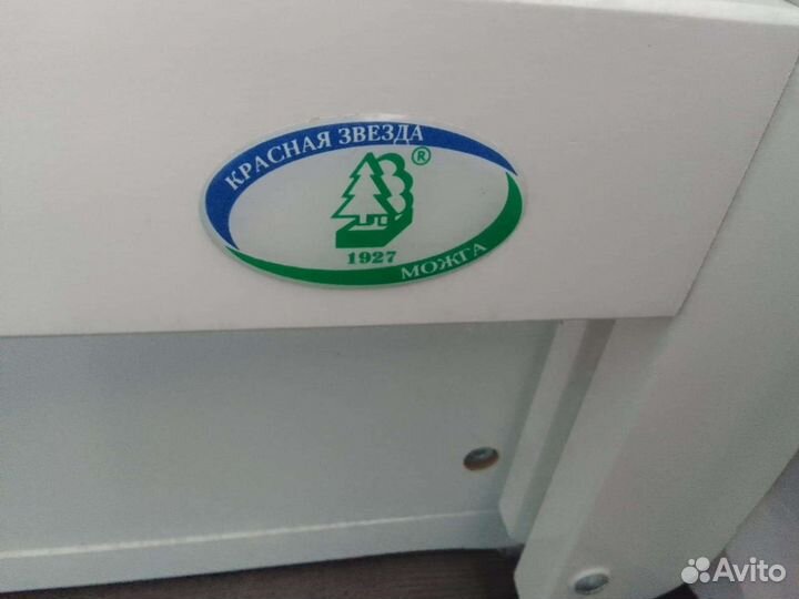 Детская кроватка с поперечным маятником